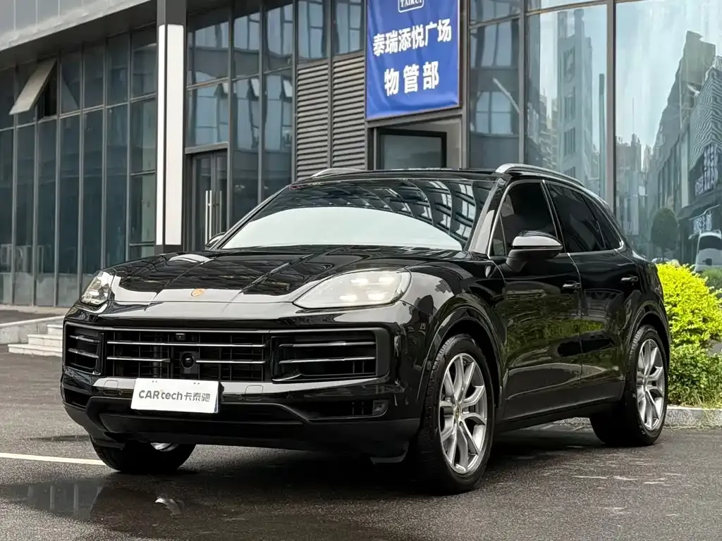 Porsche Cayenne — фото 1