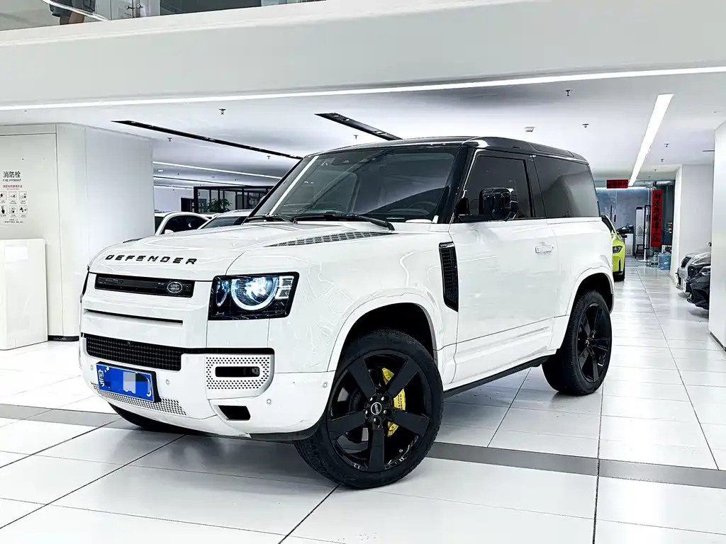 Land Rover Defender — фото 1