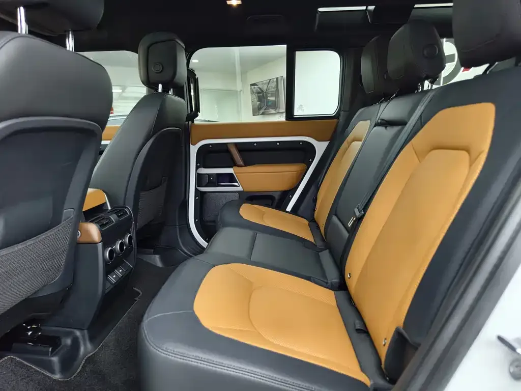 Land Rover Defender — фото 10
