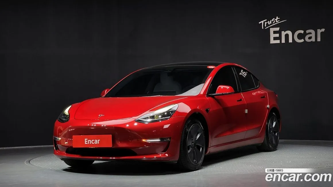 Tesla Model 3 — фото 1