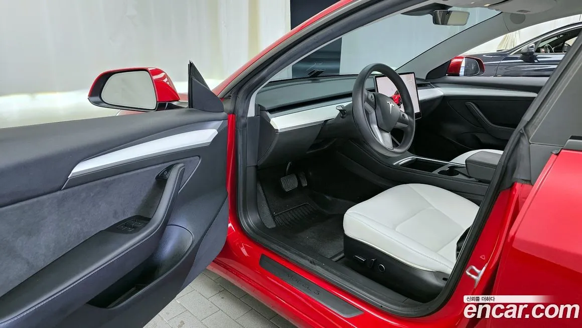 Tesla Model 3 — фото 10