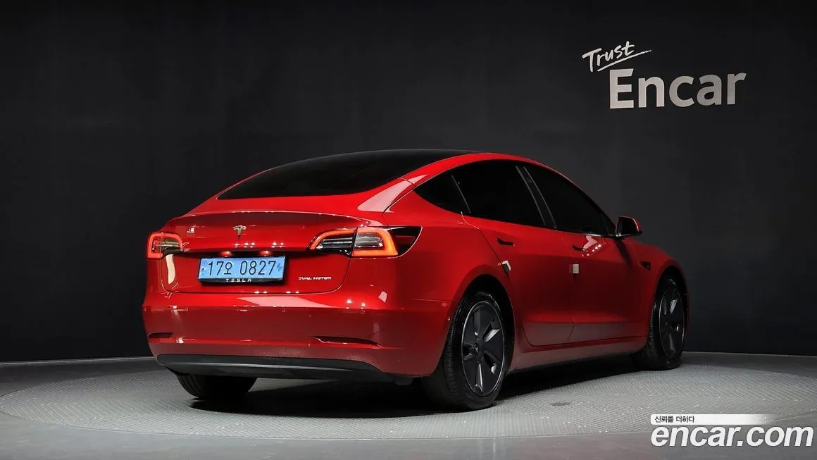 Tesla Model 3 — фото 2