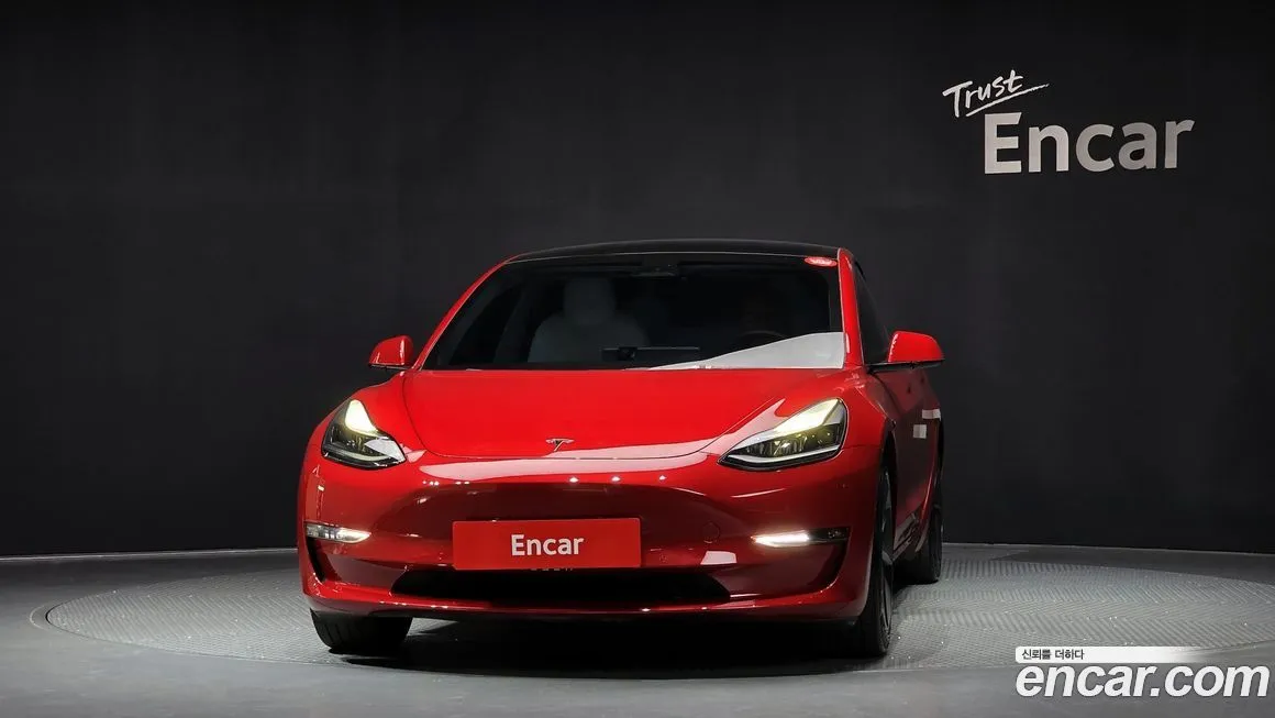 Tesla Model 3 — фото 3