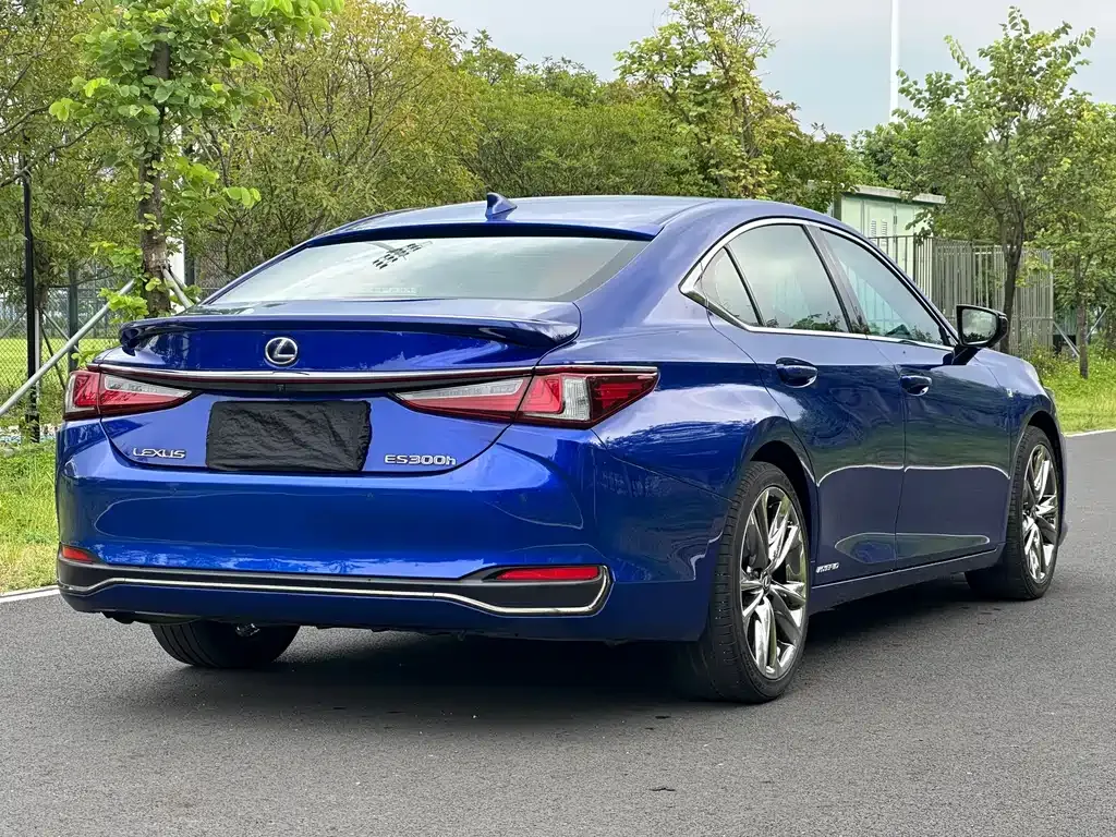 Lexus ES — фото 6