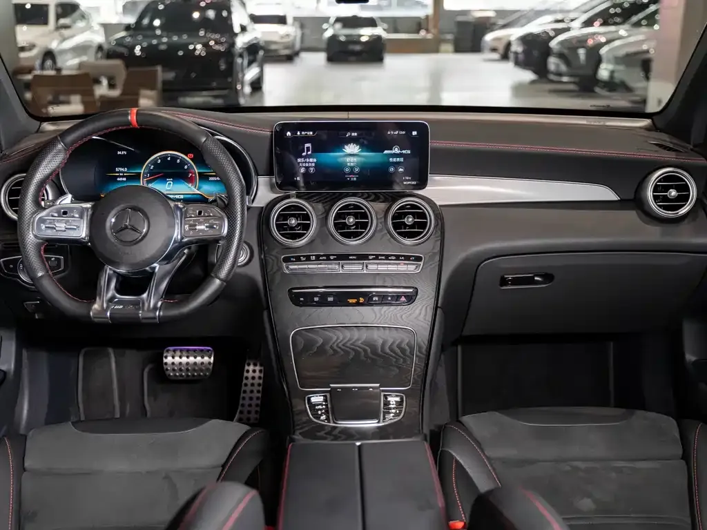Mercedes-Benz GLC AMG — фото 10