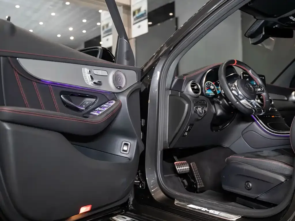 Mercedes-Benz GLC AMG — фото 9