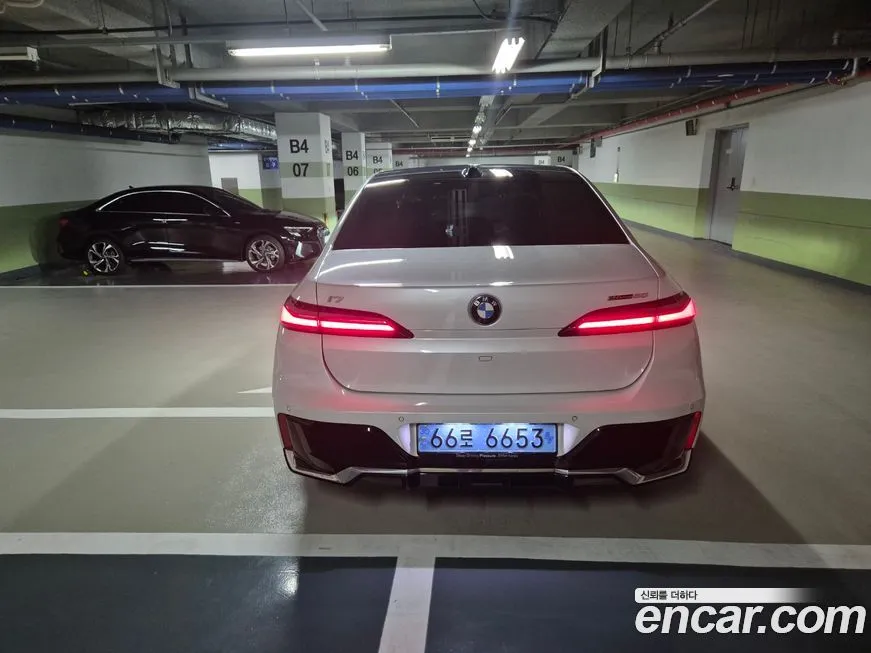BMW i7 — фото 4
