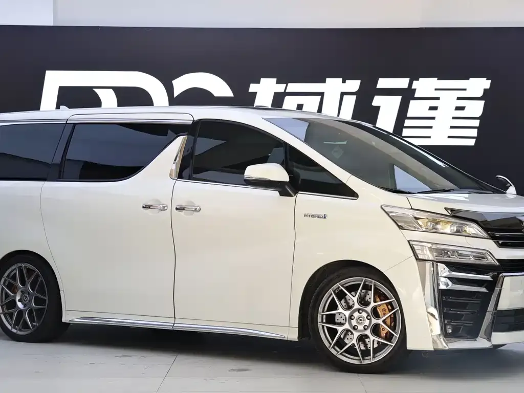 Toyota Vellfire — фото 2
