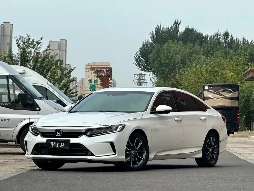 Honda Inspire — фото 1