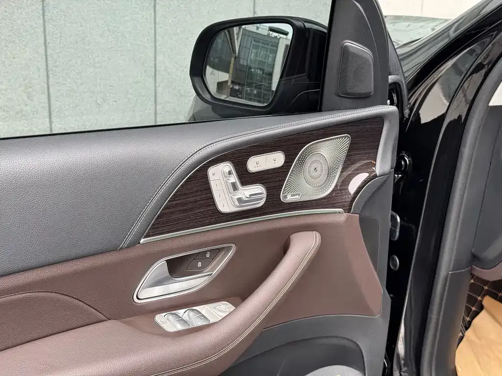 Mercedes-Benz GLS — фото 7