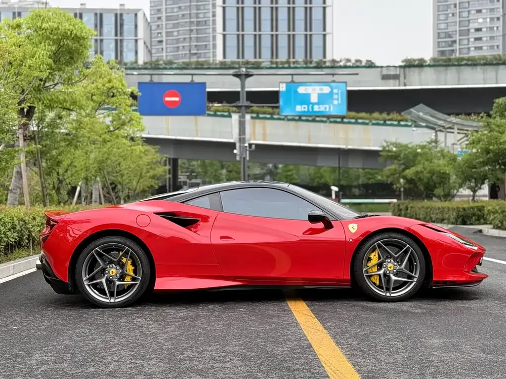 Ferrari F8 — фото 4