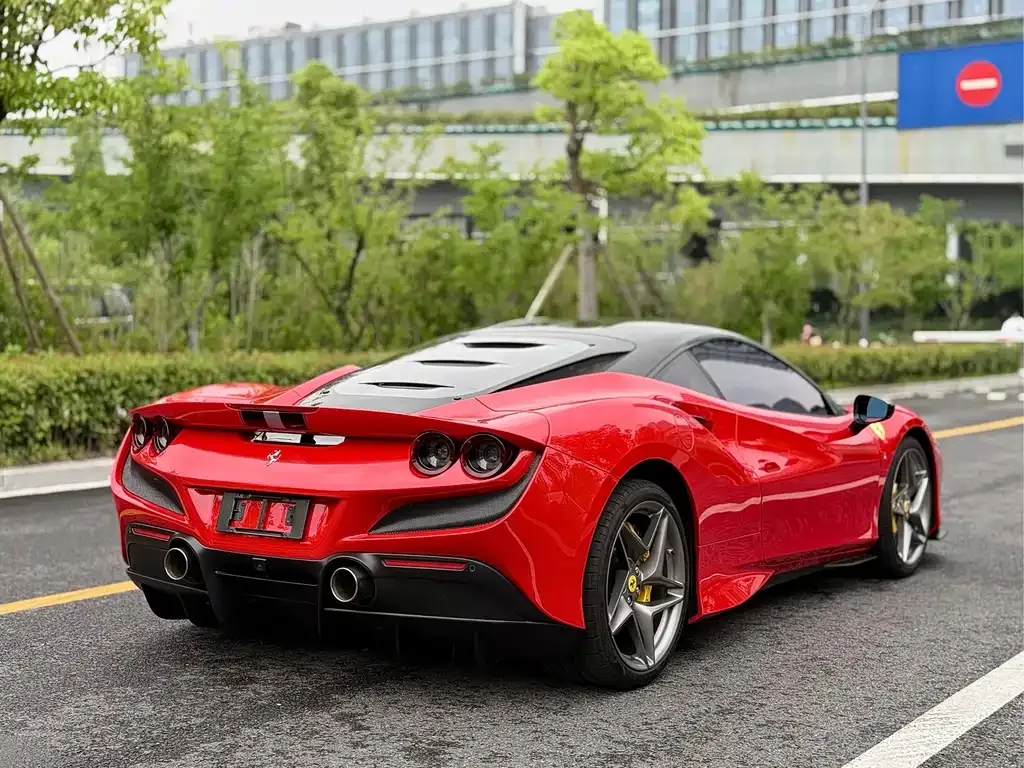 Ferrari F8 — фото 6