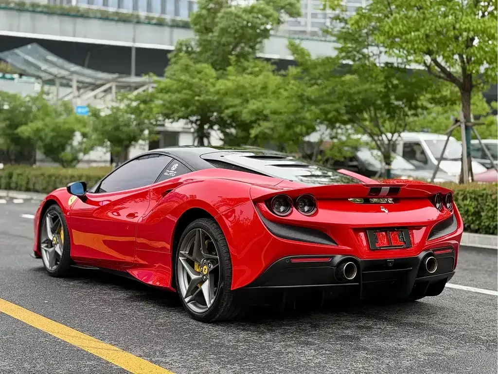 Ferrari F8 — фото 7
