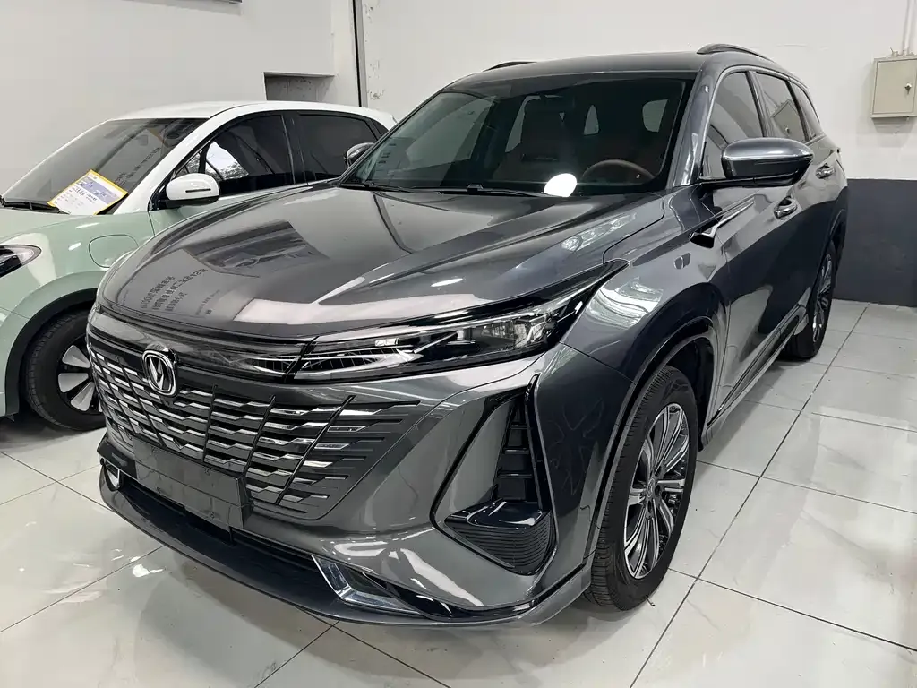 Changan CS75PLUS — фото 1
