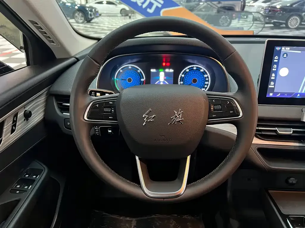 Hongqi E-QM5 — фото 10