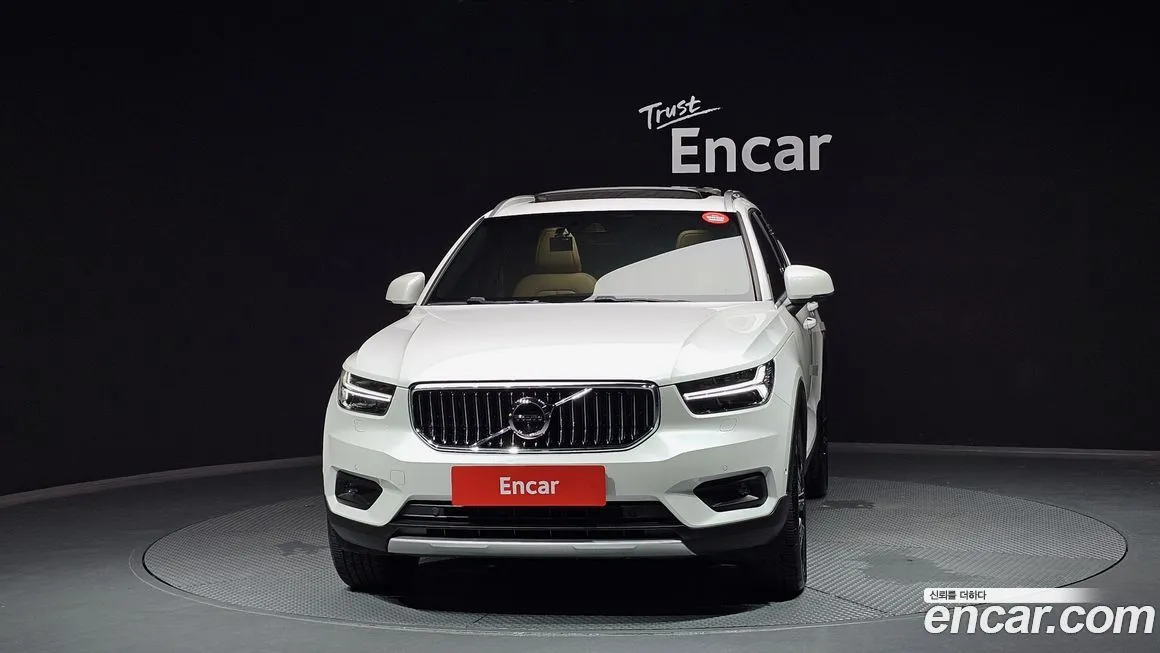 Volvo XC40 — фото 3