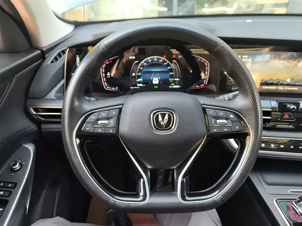Changan CS75PLUS — фото 10