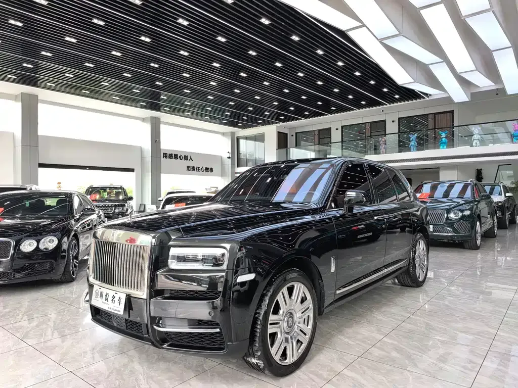 Rolls-Royce Cullinan — фото 1