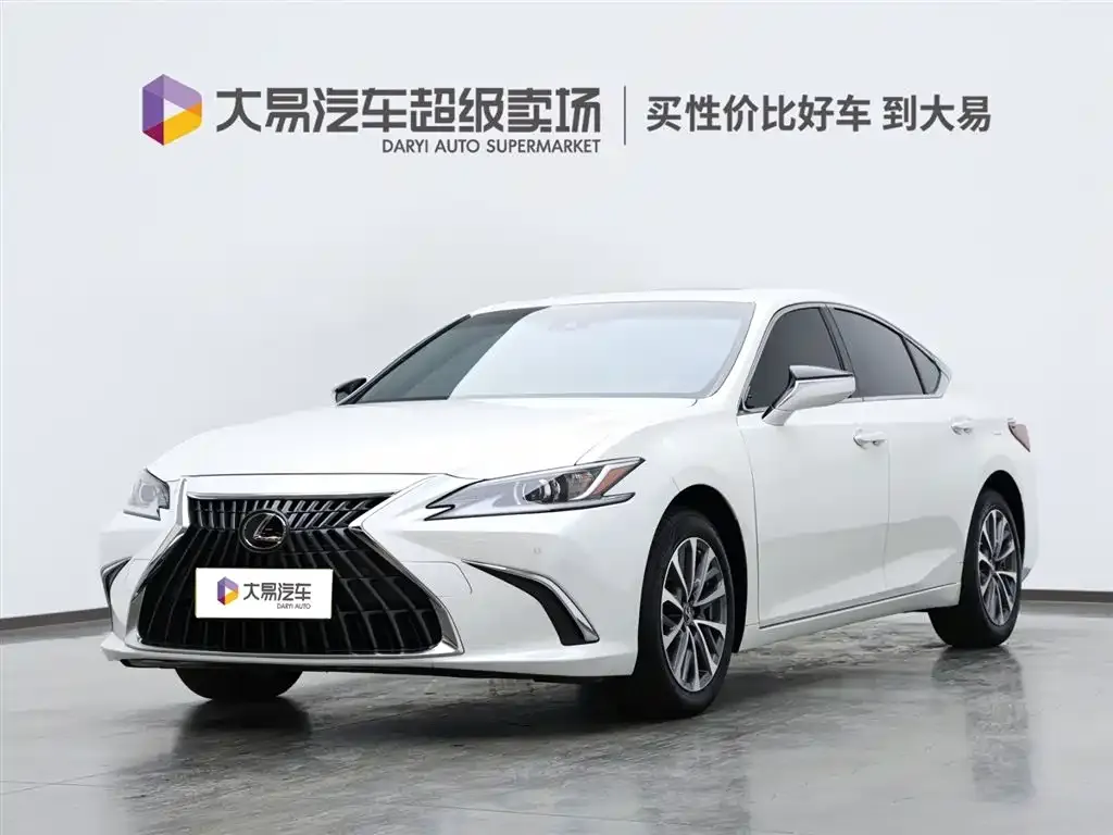Lexus ES — фото 1