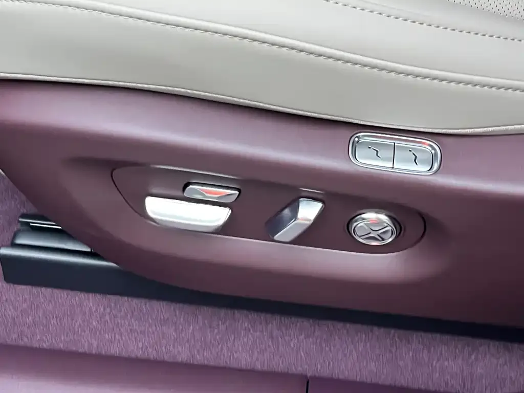 Xiaomi YU7 — фото 8