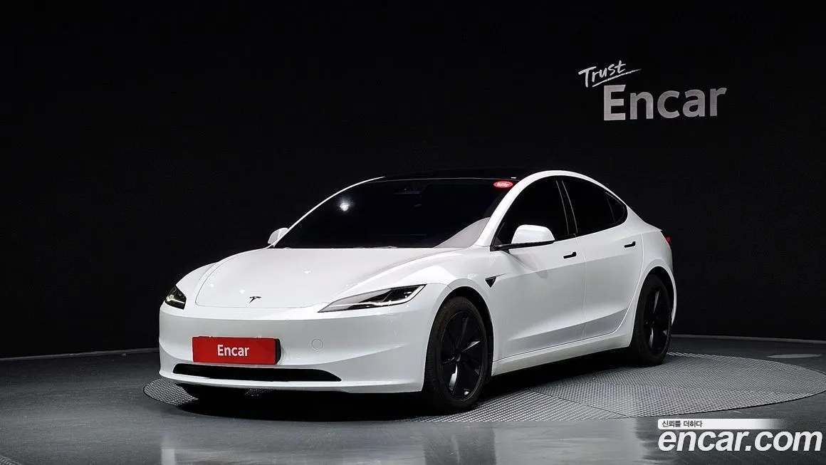 Tesla Model 3 — фото 1