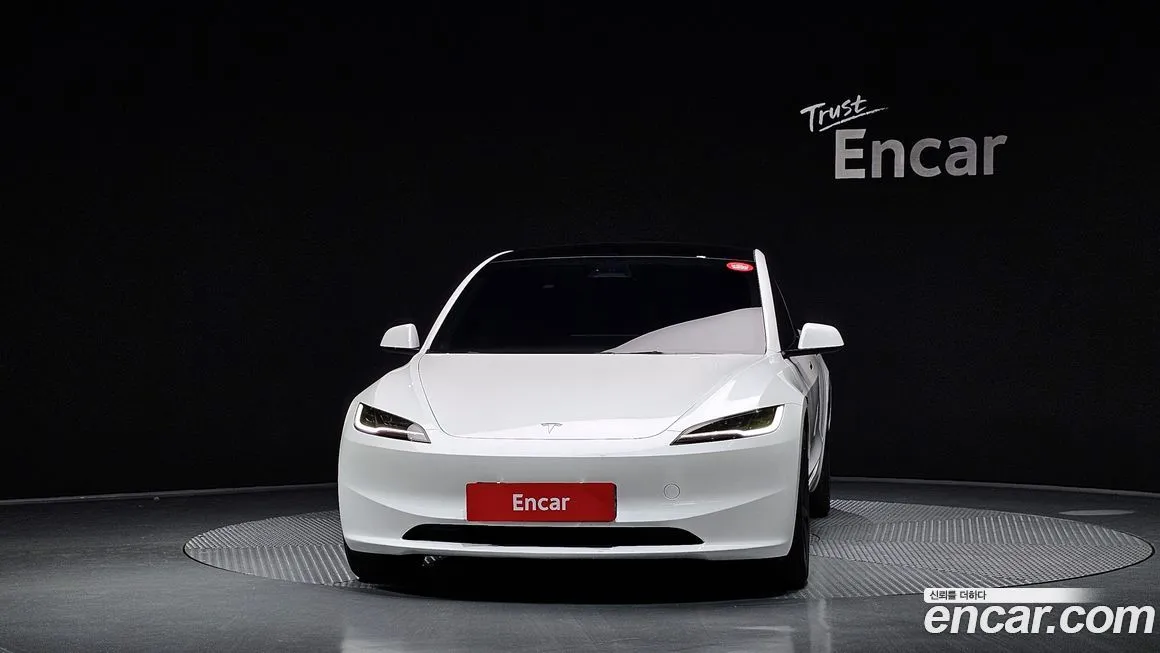 Tesla Model 3 — фото 3