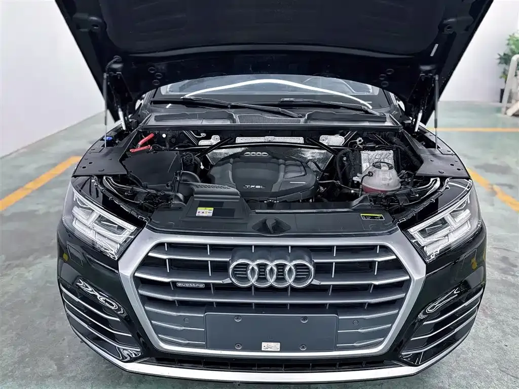 Audi Q5L — фото 2