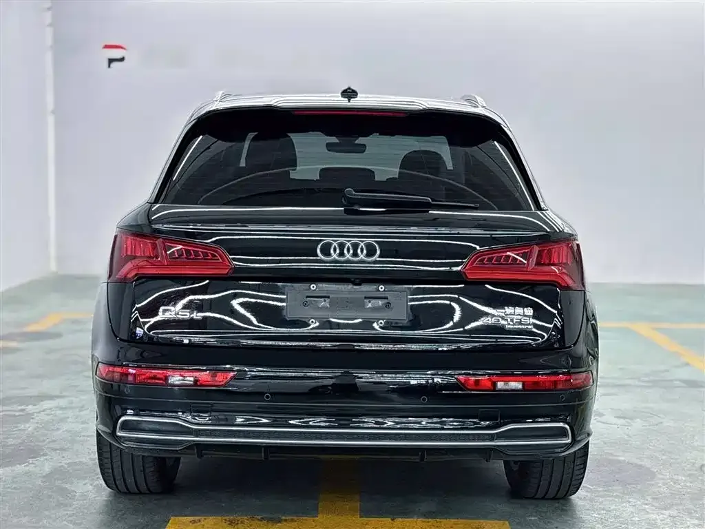 Audi Q5L — фото 9