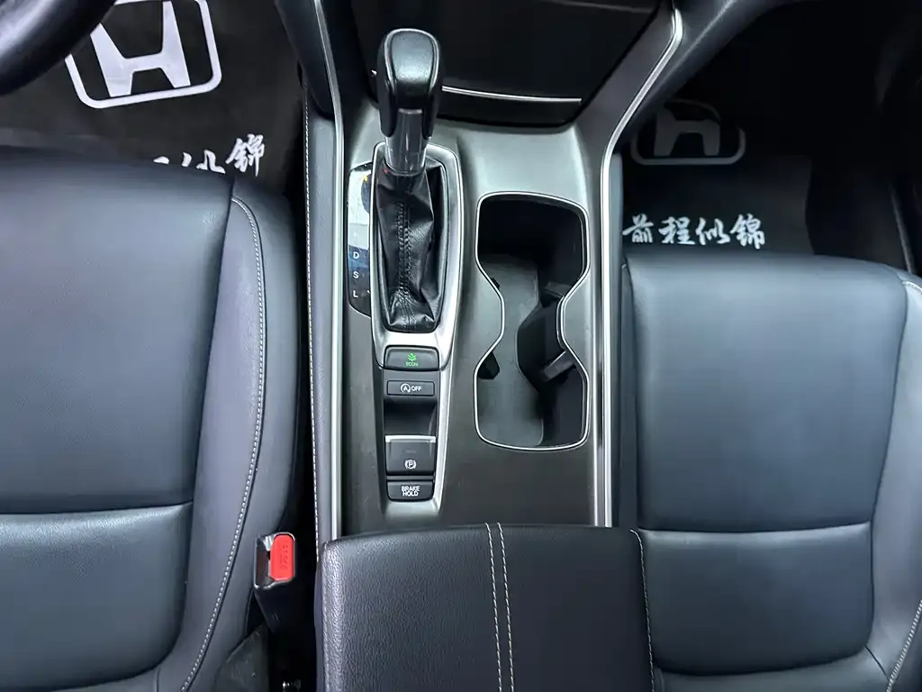 Honda Accord — фото 9