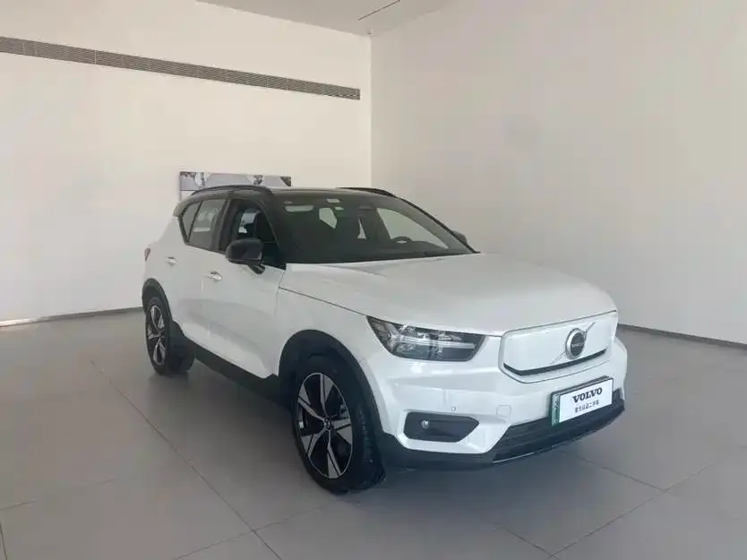 Volvo XC40 NEV — фото 3