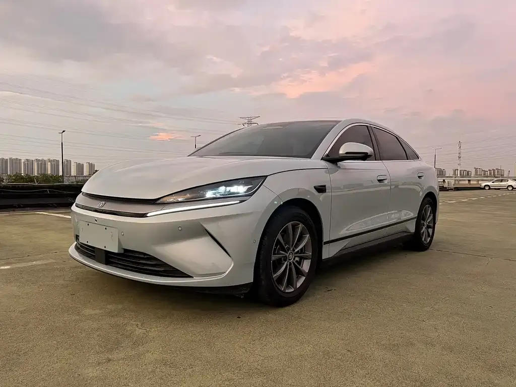 BYD Qin L — фото 1