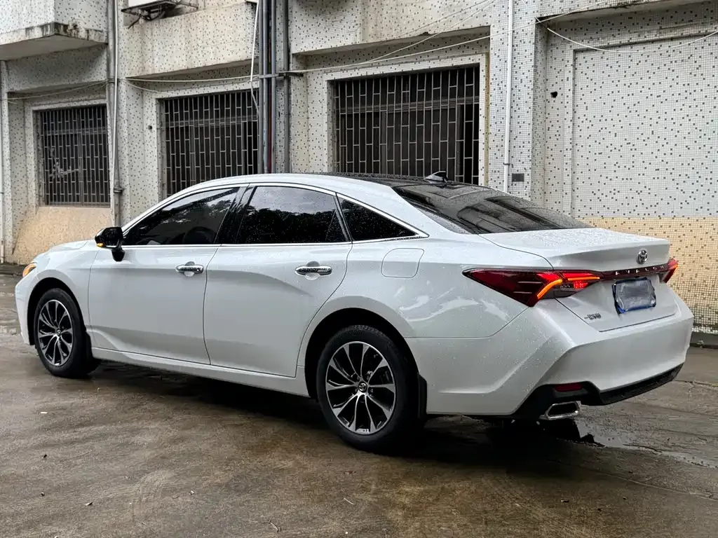 Toyota Avalon — фото 6