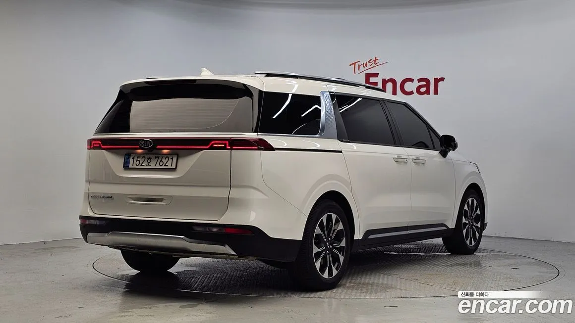 Kia Carnival — фото 2