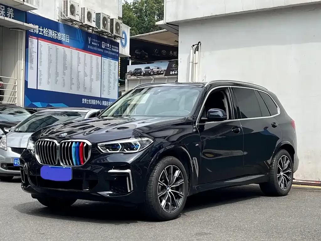 BMW X5 — фото 1