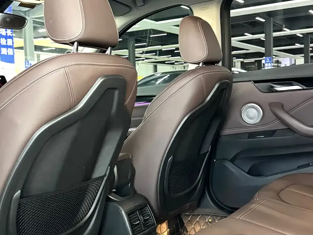 BMW X1 — фото 9