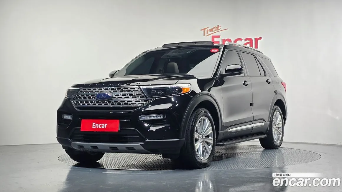 Ford Explorer — фото 1