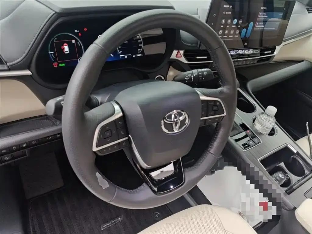 Toyota Granvia — фото 3