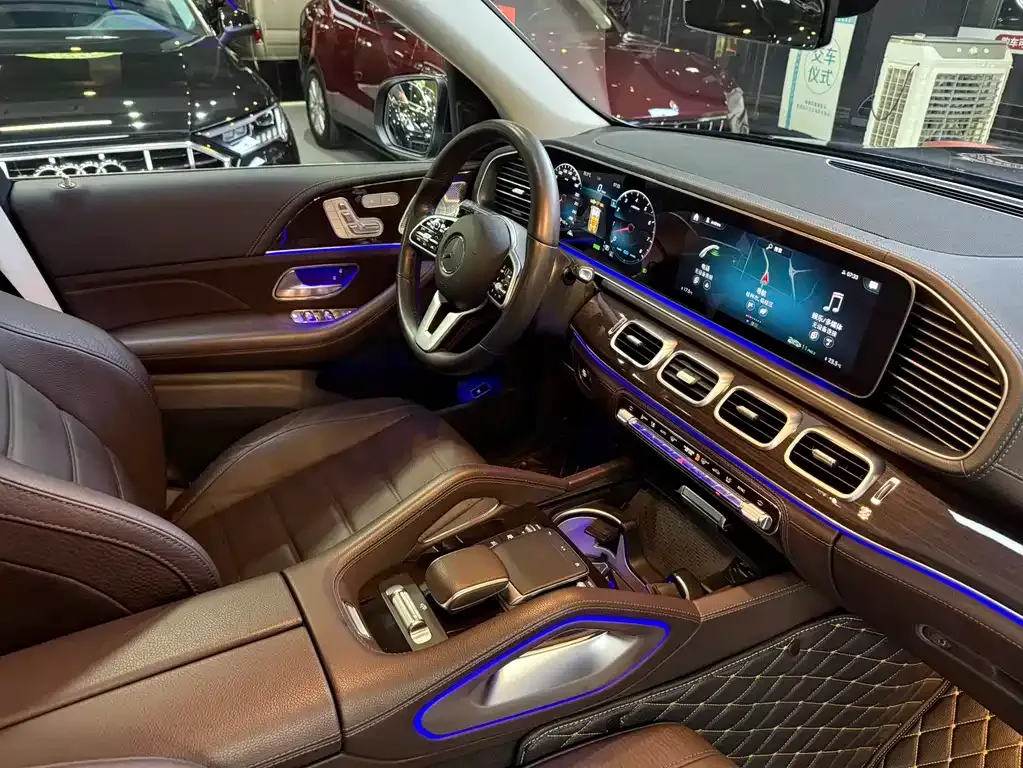 Mercedes-Benz GLS — фото 10