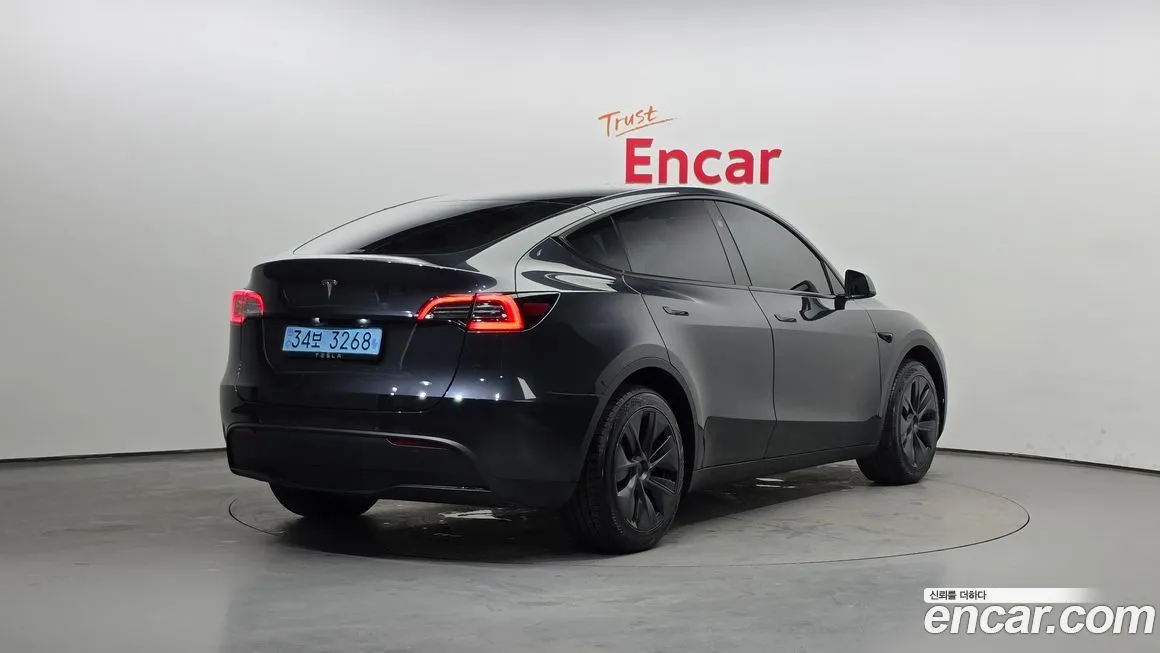 Tesla Model Y — фото 2