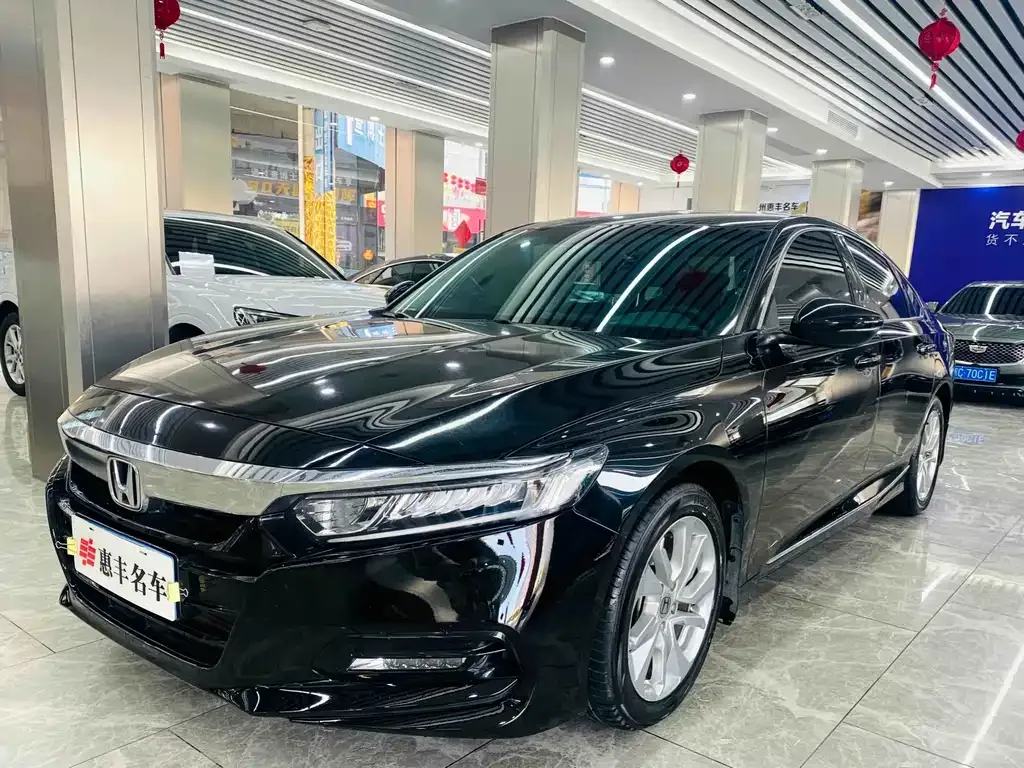 Honda Accord — фото 1