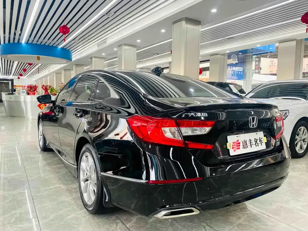Honda Accord — фото 4
