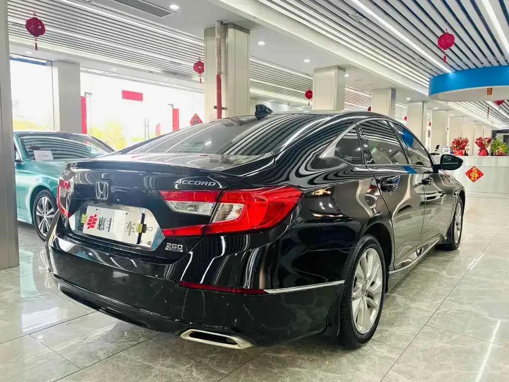 Honda Accord — фото 6