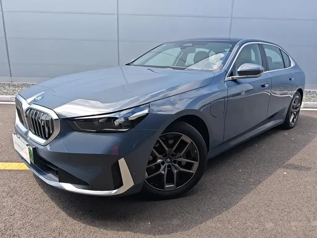BMW i5 — фото 1