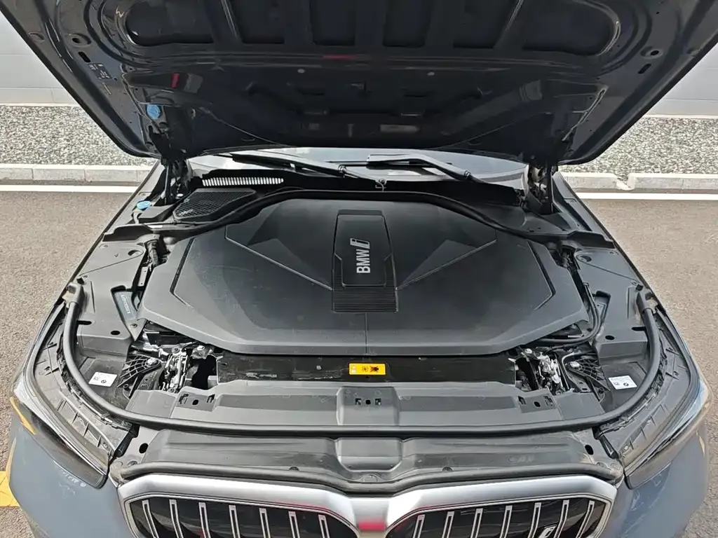 BMW i5 — фото 7