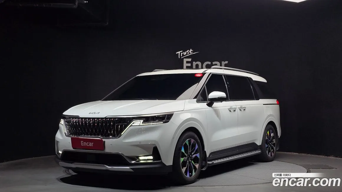 Kia Carnival — фото 1