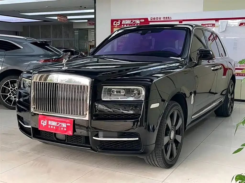 Rolls-Royce Cullinan — фото 1