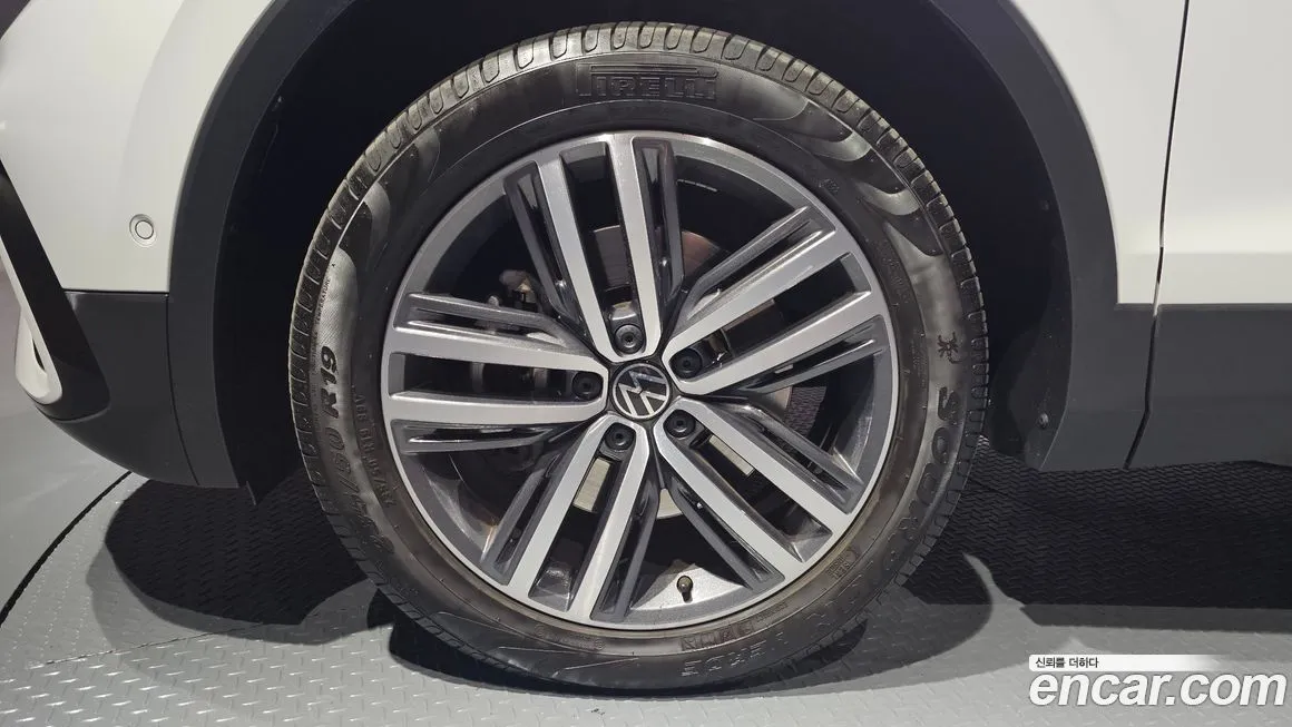 Volkswagen Tiguan — фото 5