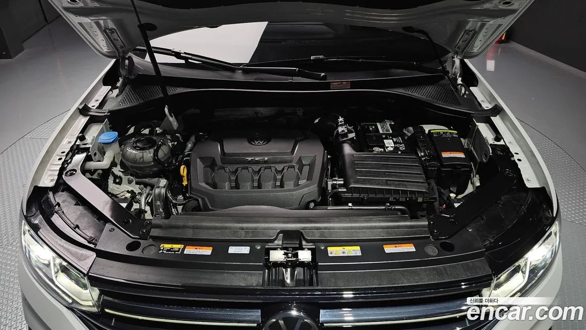 Volkswagen Tiguan — фото 6