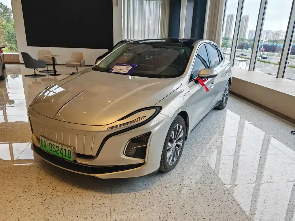 Hongqi E-QM5 — фото 1