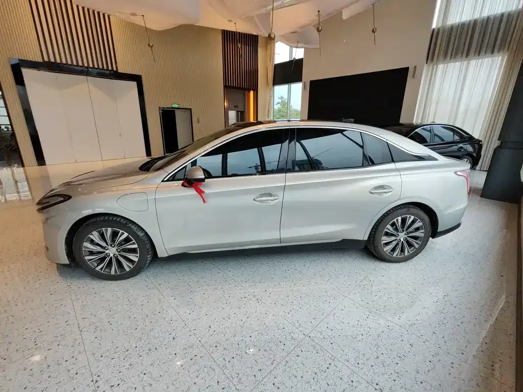Hongqi E-QM5 — фото 2